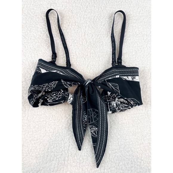 AGUA BENDITA • Lucille Thoughts Black/White Beaded Floral Bikini Top - Picture 4 of 15
